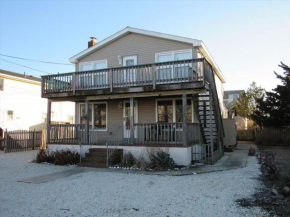 Roomy Bayside Duplex- 2 Full Baths
